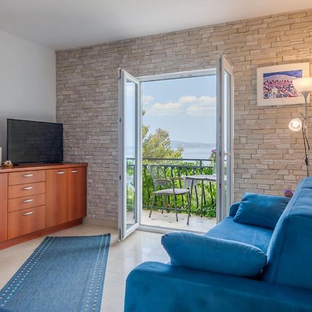 Apartmani Mirta Omis A Exterior photo