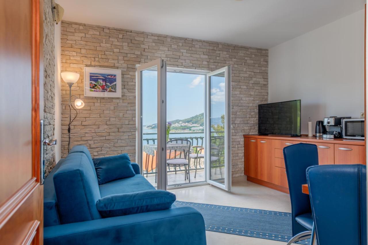 Apartmani Mirta Omis A Exterior photo